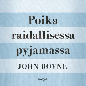 Poika raidallisessa pyjamassa